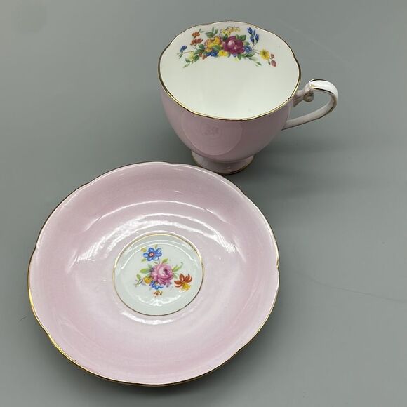 Vintage Royal Grafton Pink Floral Bouquet Tea Cup and Saucer Gold Trim - Picture 5 of 16
